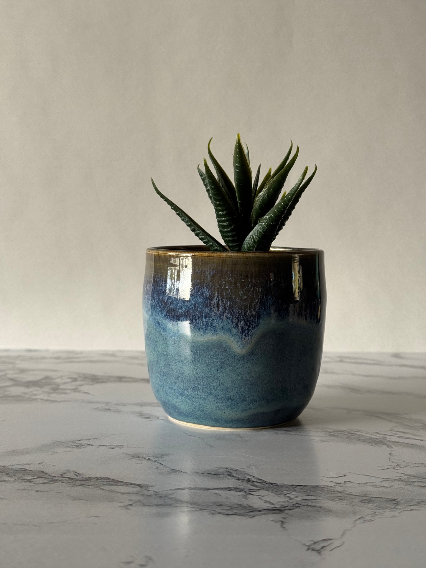 Plant Pot, Drippy Blue